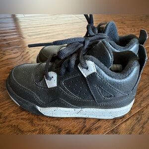 Air Jordan 4 Retro Black Oreo 2015 Toddler Boys Sneakers Size 9C like new